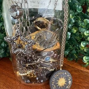 Time Traveler jewelry jar 🕰️ 🧳 ⭐️ 🫙